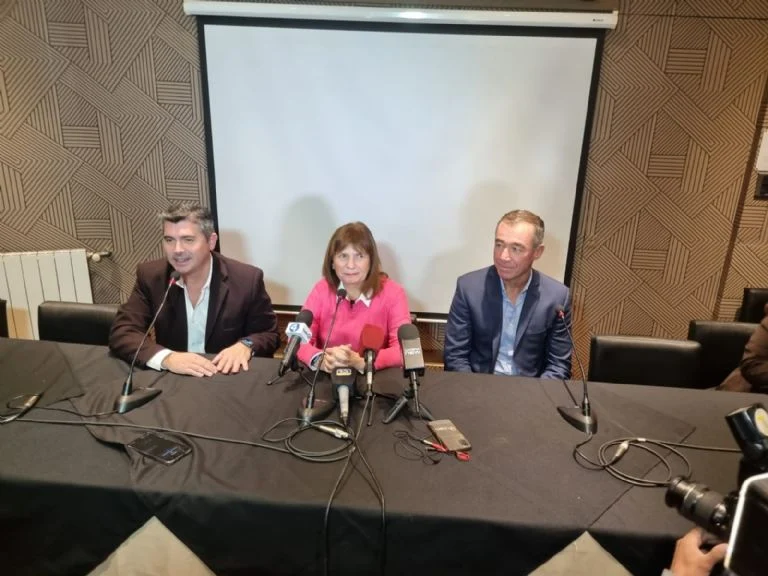 f768x1-339900_340027_5050