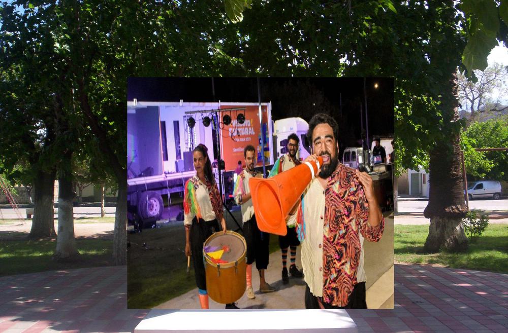 Monumento_a_Domingo_Faustino_Sarmiento_en_San_Agustín_del_Valle_Fértil._EAG