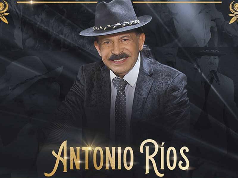 Antonio-Ríos-en-un-show-íntimo