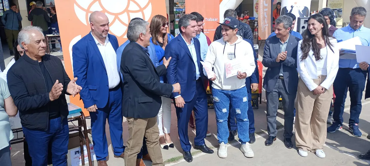 acaaba70-c75a-48f4-a581-4c83ad062b90