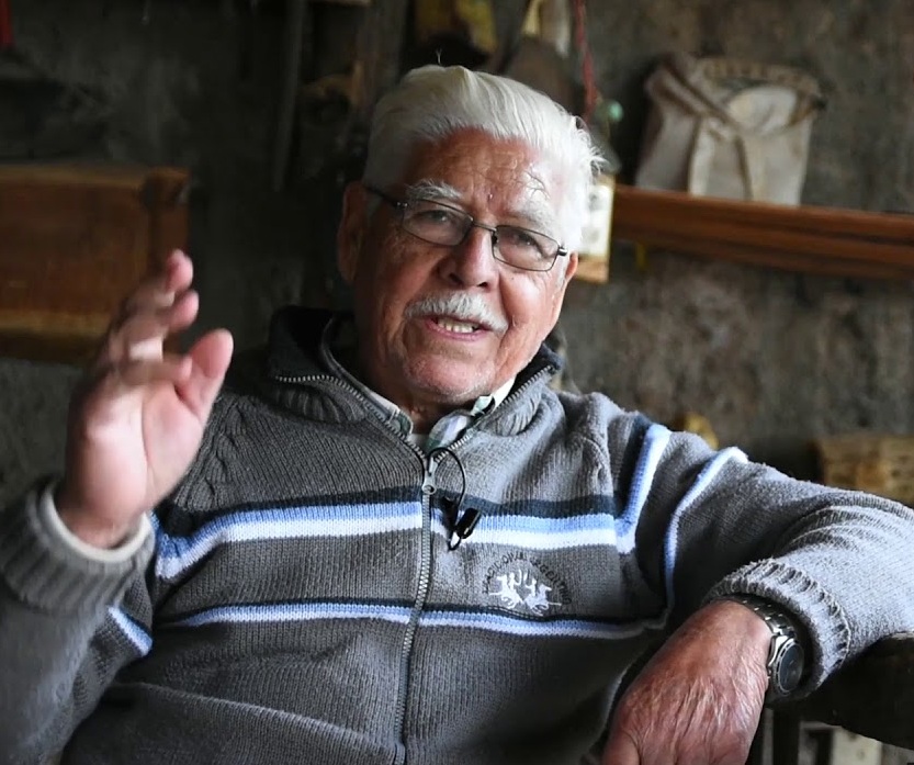 Don Evaristo Elizondo, un artesano que transforma la madera en arte