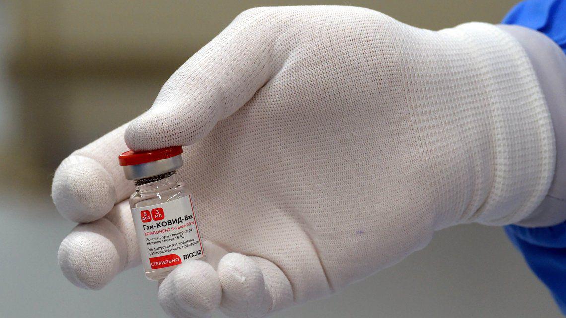 olavarria-empezo-vacunar-al-personal-salud-el-escandalo-las-dosis-arruinadas