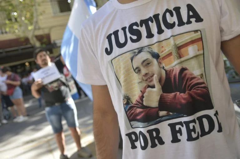 f768x1-367576_367703_5050