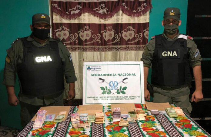 Operativo-de-Gendarmeria-Nacional-696x452