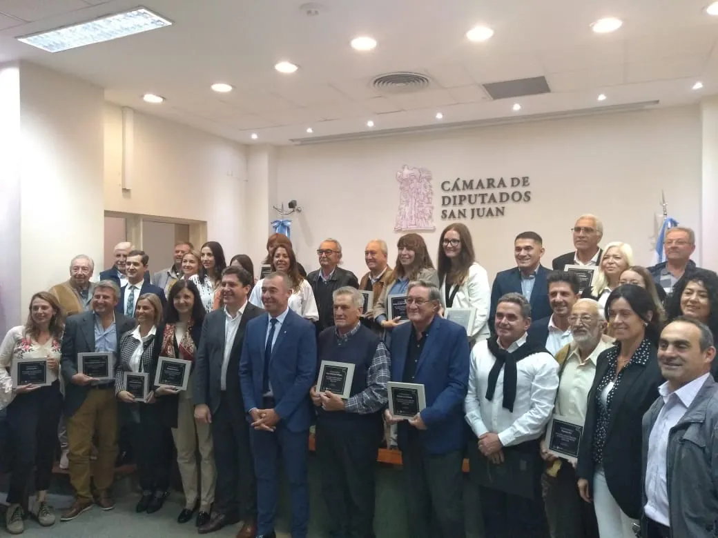 8c998d3f-bd45-4d9b-a918-278469c1a213